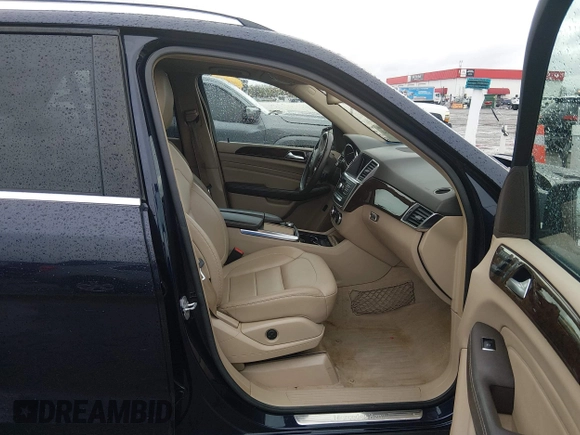 ✅ 2012 Mercedes-Benz M 350 • VIN: 4JGDA5HB6CA042927 • Lot: 44568034. Wystawiony na IAAI z przebiegiem 348 173 mil. Bezpłatny archiwum sprzedaży aukcyjnych z USA i szczegółowy raport historii pojazdu na DreamBid. Zdjęcie 5.