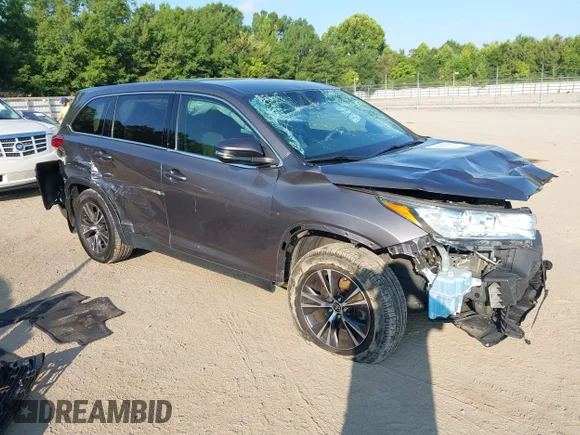 ✅ 2019 Toyota Highlander LE Plus • VIN: 5TDBZRFH1KS744738 • Lot: 45565078. Listed on IAAI with 137,245 mi. Free auction sales archive from the USA and detailed vehicle history report at DreamBid. Image 1.