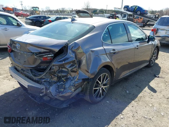✅ 2021 Toyota Camry Hybrid XLE • VIN: 4T1F31AK9MU569432 • Lot: 44640909. Wystawiony na IAAI z przebiegiem 66 484 mil. Bezpłatny archiwum sprzedaży aukcyjnych z USA i szczegółowy raport historii pojazdu na DreamBid. Zdjęcie 4.