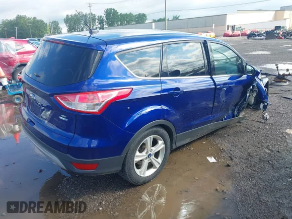 ✅ 2015 Ford Escape SE • VIN: 1FMCU9G96FUC22839 • Lot: 45393721. Wystawiony na IAAI z przebiegiem 76 875 mil. Bezpłatny archiwum sprzedaży aukcyjnych z USA i szczegółowy raport historii pojazdu na DreamBid. Zdjęcie 4.