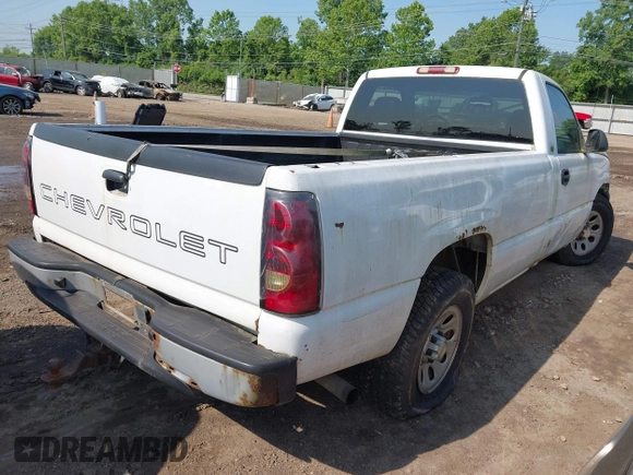 ✅ 2005 Chevrolet Silverado 1500 LS • VIN: 1GCEC14T95Z133740 • Lot: 42411012. Wystawiony na IAAI z przebiegiem 157 223 mil. Bezpłatny archiwum sprzedaży aukcyjnych z USA i szczegółowy raport historii pojazdu na DreamBid. Zdjęcie 4.