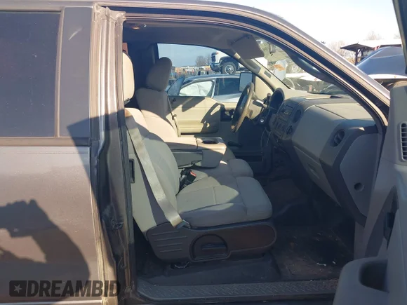 ✅ 2006 Ford F-150 STX • VIN: 1FTRX12W76NA40842 • Lot: 44309232. Wystawiony na IAAI z przebiegiem 153 742 mil. Bezpłatny archiwum sprzedaży aukcyjnych z USA i szczegółowy raport historii pojazdu na DreamBid. Zdjęcie 5.