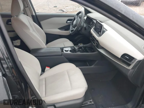 ✅ 2025 Nissan Rogue Rock Creek • VIN: 5N1BT3BB4SC670101 • Lot: 44068291. Wystawiony na IAAI z przebiegiem 10 259 mil. Bezpłatny archiwum sprzedaży aukcyjnych z USA i szczegółowy raport historii pojazdu na DreamBid. Zdjęcie 5.