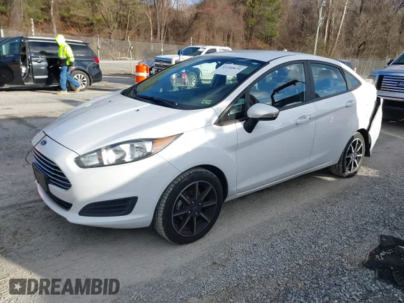 ✅ 2019 Ford Fiesta SE • VIN: 3FADP4BJ2KM144634 • Лот: 41240631. Опубліковано раніше на IAAI з пробігом 72 080 миль. Безкоштовний доступ до архіву аукціонних продажів зі США та докладний звіт про історію автомобіля на DreamBid. Зображення 2.