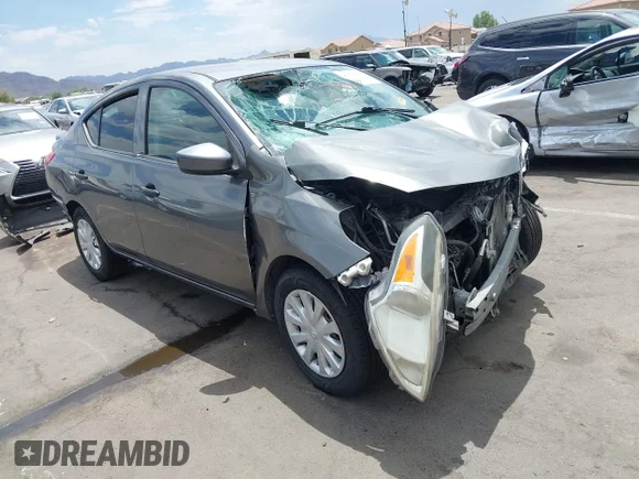✅ 2016 Nissan Versa S • VIN: 3N1CN7AP3GL878296 • Lot: 45382418. Wystawiony na IAAI z przebiegiem 120 849 mil. Bezpłatny archiwum sprzedaży aukcyjnych z USA i szczegółowy raport historii pojazdu na DreamBid. Zdjęcie 1.