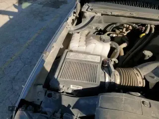 ✅ 2006 Chevrolet Silverado 1500 LT1 • VIN: 2GCEK19N961200277 • Лот: 84106764. Опубликован ранее на Copart с пробегом 377 603 миль. Бесплатный доступ к архиву аукционных продаж из США и подробный отчёт об истории автомобиля на DreamBid. Изображение 12.