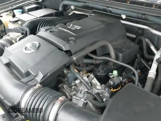 ✅ 2007 Nissan Frontier SE • VIN: 1N6AD07W47C407926 • Lot: 43692543. Wystawiony na IAAI z przebiegiem 243 402 mil. Bezpłatny archiwum sprzedaży aukcyjnych z USA i szczegółowy raport historii pojazdu na DreamBid. Zdjęcie 19.