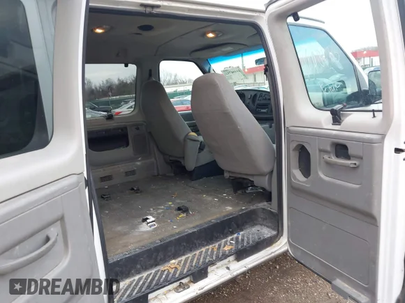 ✅ 2005 Ford Econoline Passenger XL • VIN: 1FBSS31L35HB30784 • Лот: 44486713. Опубліковано раніше на IAAI з пробігом 256 586 миль. Безкоштовний доступ до архіву аукціонних продажів зі США та докладний звіт про історію автомобіля на DreamBid. Зображення 8.