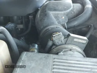 ✅ 2005 Chevrolet Suburban LT • VIN: 3GNEC16ZX5G251160 • Lot: 43419030. Listed on IAAI with 245,652 mi. Free auction sales archive from the USA and detailed vehicle history report at DreamBid. Image 12.