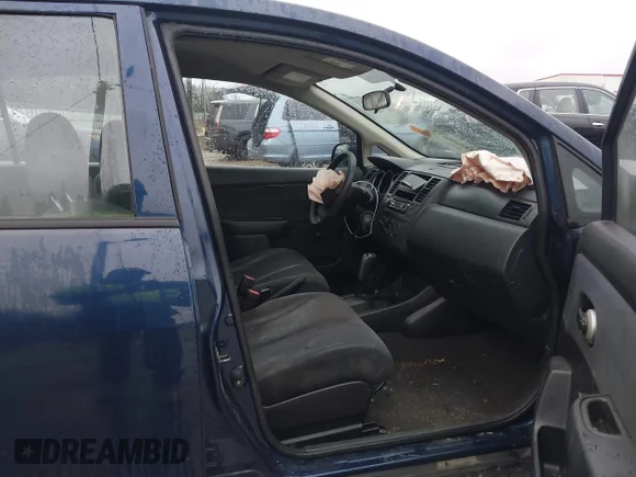 ✅ 2009 Nissan Versa 1.6 • VIN: 3N1CC11E39L482096 • Lot: 44588073. Wystawiony na IAAI z przebiegiem 243 581 mil. Bezpłatny archiwum sprzedaży aukcyjnych z USA i szczegółowy raport historii pojazdu na DreamBid. Zdjęcie 5.