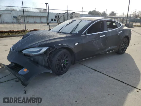 ✅ 2016 Tesla Model S 70 • VIN: 5YJSA1E16GF149232 • Лот: 71642772. Опубліковано раніше на Copart з пробігом Не вказано. Безкоштовний доступ до архіву аукціонних продажів зі США та докладний звіт про історію автомобіля на DreamBid. Зображення 1.