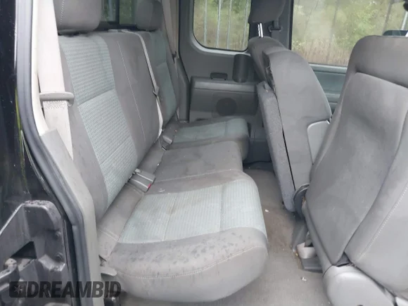✅ 2005 Nissan Titan SE • VIN: 1N6BA06B25N532047 • Lot: 40423427. Wystawiony na IAAI z przebiegiem 163 659 mil. Bezpłatny archiwum sprzedaży aukcyjnych z USA i szczegółowy raport historii pojazdu na DreamBid. Zdjęcie 8.
