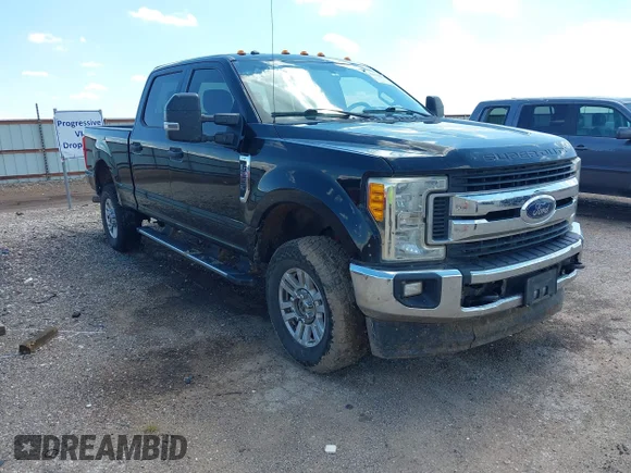 ✅ 2017 Ford F-250 Lariat • VIN: 1FT7W2B60HED30231 • Lot: 42812691. Wystawiony na IAAI z przebiegiem 208 614 mil. Bezpłatny archiwum sprzedaży aukcyjnych z USA i szczegółowy raport historii pojazdu na DreamBid. Zdjęcie 1.