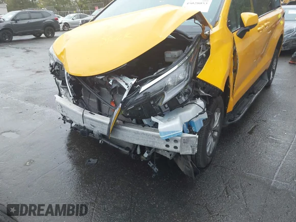 ✅ 2025 Toyota Sienna LE • VIN: 5TDKRKEC3SS258140 • Lot: 45028053. Listed on IAAI with 16,537 mi. Free auction sales archive from the USA and detailed vehicle history report at DreamBid. Image 6.