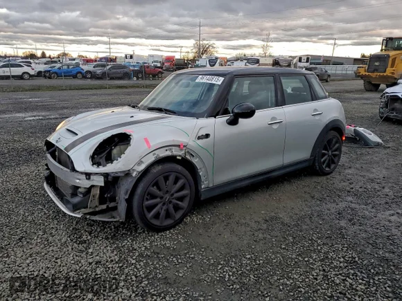 ✅ 2016 MINI Hardtop 4 Door S • VIN: WMWXU3C53G2D29625 • Лот: 96140815. Опубликован ранее на Copart с пробегом 116 898 миль. Бесплатный доступ к архиву аукционных продаж из США и подробный отчёт об истории автомобиля на DreamBid. Изображение 1.