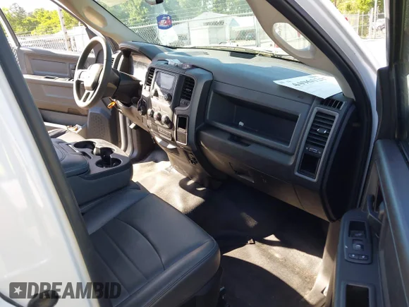 ✅ 2019 Ram 1500 Tradesman • VIN: 1C6RR6FG8KS529845 • Lot: 44961217. Wystawiony na IAAI z przebiegiem 119 304 mil. Bezpłatny archiwum sprzedaży aukcyjnych z USA i szczegółowy raport historii pojazdu na DreamBid. Zdjęcie 5.