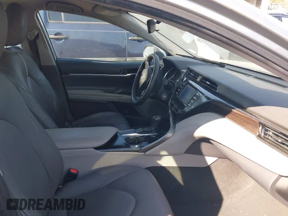 ✅ 2019 Toyota Camry LE • VIN: 4T1B11HK5KU786399 • Lot: 37999686. Wystawiony na IAAI z przebiegiem 152 226 mil. Bezpłatny archiwum sprzedaży aukcyjnych z USA i szczegółowy raport historii pojazdu na DreamBid. Zdjęcie 5.