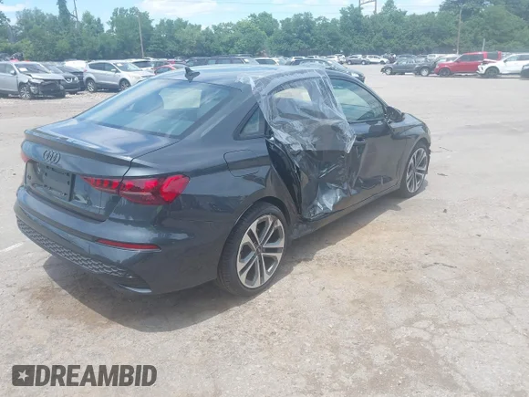 ✅ 2025 Audi A3 Premium • VIN: WAUGUDGY7SA126405 • Lot: 45369697. Wystawiony na IAAI z przebiegiem 5 292 mil. Bezpłatny archiwum sprzedaży aukcyjnych z USA i szczegółowy raport historii pojazdu na DreamBid. Zdjęcie 4.