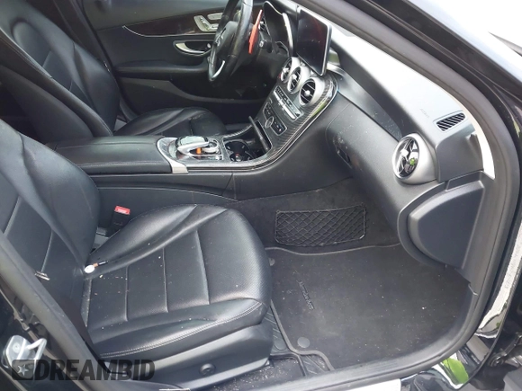 ✅ 2017 Mercedes-Benz C 300 • VIN: 55SWF4KB1HU209905 • Lot: 43540651. Wystawiony na IAAI z przebiegiem 86 246 mil. Bezpłatny archiwum sprzedaży aukcyjnych z USA i szczegółowy raport historii pojazdu na DreamBid. Zdjęcie 5.