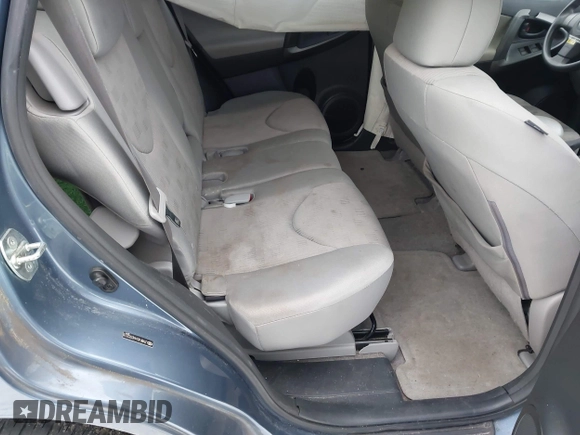 ✅ 2010 Toyota RAV4 • VIN: JTMBF4DV4AD032318 • Lot: 43924674. Wystawiony na IAAI z przebiegiem 148 690 mil. Bezpłatny archiwum sprzedaży aukcyjnych z USA i szczegółowy raport historii pojazdu na DreamBid. Zdjęcie 8.