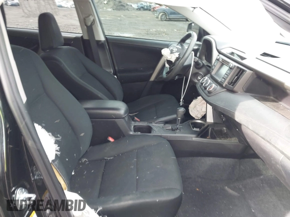 ✅ 2016 Toyota RAV4 LE • VIN: 2T3BFREV3GW527102 • Lot: 44112747. Wystawiony na IAAI z przebiegiem 92 388 mil. Bezpłatny archiwum sprzedaży aukcyjnych z USA i szczegółowy raport historii pojazdu na DreamBid. Zdjęcie 5.