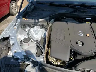 ✅ 2025 Mercedes-Benz GLC 300 • VIN: W1NKM4HB1SF360817 • Lot: 71410595. Listed on Copart with 4,239 mi. Free auction sales archive from the USA and detailed vehicle history report at DreamBid. Image 14.