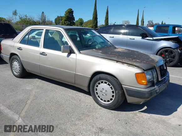 ✅ 1993 Mercedes-Benz E 320 • VIN: WDBEA32E1PB895458 • Lot: 44470628. Listed on IAAI with 115,513 mi. Free auction sales archive from the USA and detailed vehicle history report at DreamBid. Image 1.
