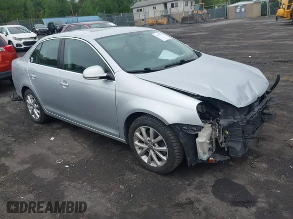 ✅ 2010 Volkswagen Jetta SE • VIN: 3VWRZ7AJ6AM035988 • Lot: 45171731. Listed on IAAI with 141,502 mi. Free auction sales archive from the USA and detailed vehicle history report at DreamBid. Image 1.