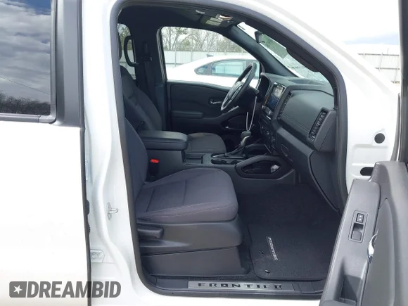 ✅ 2023 Nissan Frontier Pro-X • VIN: 1N6ED1EJ7PN630674 • Lot: 44569718. Wystawiony na IAAI z przebiegiem 19 797 mil. Bezpłatny archiwum sprzedaży aukcyjnych z USA i szczegółowy raport historii pojazdu na DreamBid. Zdjęcie 5.