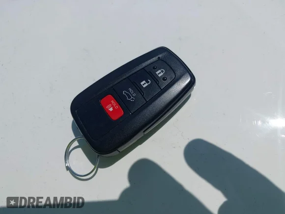 ✅ 2020 Toyota RAV4 XLE Premium • VIN: JTMA1RFV0LD052198 • Lot: 45390584. Wystawiony na IAAI z przebiegiem 79 921 mil. Bezpłatny archiwum sprzedaży aukcyjnych z USA i szczegółowy raport historii pojazdu na DreamBid. Zdjęcie 11.