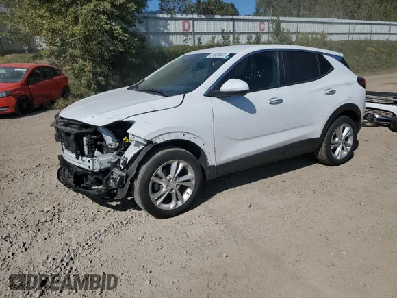 ✅ 2022 Buick Encore GX Preferred • VIN: KL4MMCSL1NB017295 • Лот: 80836435. Опубликован ранее на Copart с пробегом 28 942 миль. Бесплатный доступ к архиву аукционных продаж из США и подробный отчёт об истории автомобиля на DreamBid. Изображение 1.