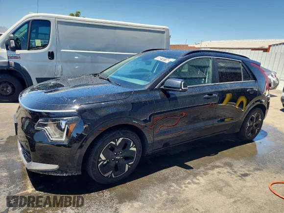 ✅ 2023 Kia Niro Wind • VIN: KNDCR3L14P5035937 • Lot: 58274116. Wystawiony na Copart z przebiegiem 105 363 mil. Bezpłatny archiwum sprzedaży aukcyjnych z USA i szczegółowy raport historii pojazdu na DreamBid. Zdjęcie 1.