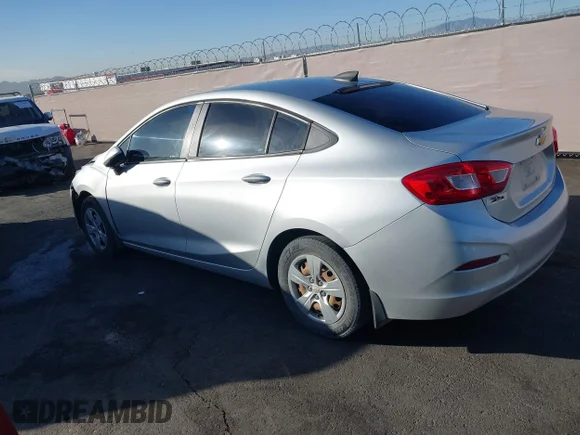 ✅ 2016 Chevrolet Cruze LS • VIN: 1G1BB5SM8G7269647 • Lot: 41114517. Wystawiony na IAAI z przebiegiem 134 778 mil. Bezpłatny archiwum sprzedaży aukcyjnych z USA i szczegółowy raport historii pojazdu na DreamBid. Zdjęcie 3.