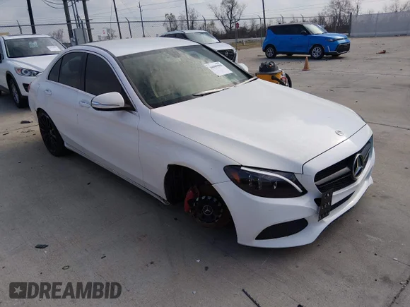 ✅ 2015 Mercedes-Benz C 300 Luxury • VIN: 55SWF4KB1FU037792 • Лот: 44089908. Опубликован ранее на IAAI с пробегом 145 098 миль. Бесплатный доступ к архиву аукционных продаж из США и подробный отчёт об истории автомобиля на DreamBid. Изображение 1.