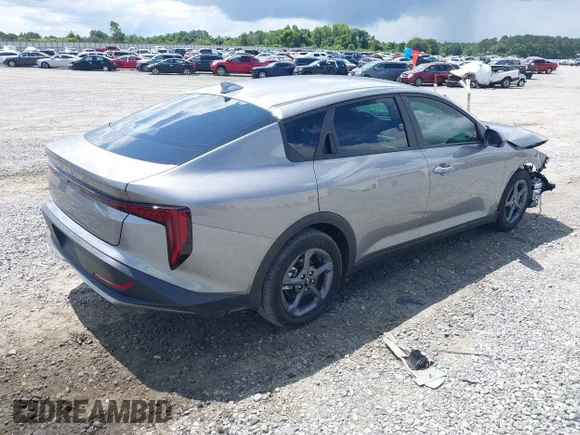 ✅ 2025 Kia K4 LXS • VIN: 3KPFT4DE2SE094049 • Lot: 42430237. Listed on IAAI with 5,518 mi. Free auction sales archive from the USA and detailed vehicle history report at DreamBid. Image 4.