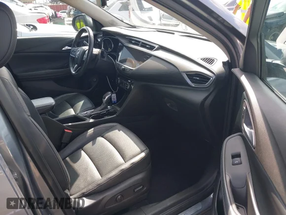 ✅ 2021 Buick Encore GX Essence • VIN: KL4MMFSL3MB044482 • Лот: 43187534. Опубликован ранее на IAAI с пробегом 61 582 миль. Бесплатный доступ к архиву аукционных продаж из США и подробный отчёт об истории автомобиля на DreamBid. Изображение 5.