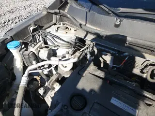 ✅ 2019 Honda CR-V LX • VIN: 2HKRW6H36KH233829 • Lot: 82785405. Listed on Copart with 75,739 mi. Free auction sales archive from the USA and detailed vehicle history report at DreamBid. Image 15.