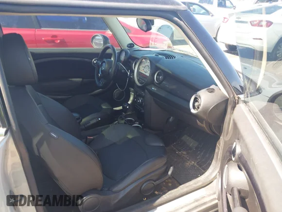 ✅ 2012 MINI Hardtop S • VIN: WMWSV3C50CT387216 • Лот: 43363977. Опубликован ранее на IAAI с пробегом 132 314 миль. Бесплатный доступ к архиву аукционных продаж из США и подробный отчёт об истории автомобиля на DreamBid. Изображение 5.