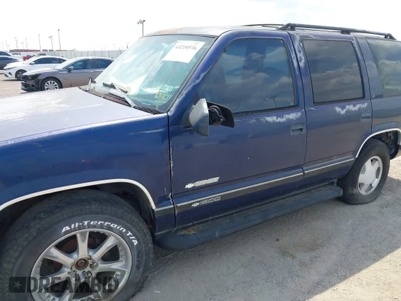 ✅ 1996 Chevrolet Tahoe • VIN: 1GNEK13R2TJ344273 • Lot: 43210536. Wystawiony na IAAI z przebiegiem 199 963 mil. Bezpłatny archiwum sprzedaży aukcyjnych z USA i szczegółowy raport historii pojazdu na DreamBid. Zdjęcie 6.