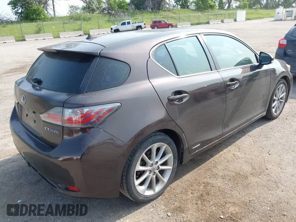 ✅ 2012 Lexus CT 200h • VIN: JTHKD5BH4C2050128 • Лот: 42397252. Опубліковано раніше на IAAI з пробігом 131 243 миль. Безкоштовний доступ до архіву аукціонних продажів зі США та докладний звіт про історію автомобіля на DreamBid. Зображення 4.