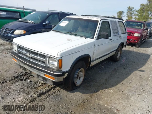 ✅ 1992 Chevrolet Blazer • VIN: 1GNCS13Z2N2126922 • Lot: 41436009. Wystawiony na IAAI z przebiegiem 339 534 mil. Bezpłatny archiwum sprzedaży aukcyjnych z USA i szczegółowy raport historii pojazdu na DreamBid. Zdjęcie 2.