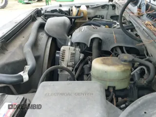 ✅ 2001 Chevrolet Silverado 2500HD LS • VIN: 1GCHC29UX1Z267977 • Lot: 43341735. Wystawiony na IAAI z przebiegiem 327 596 mil. Bezpłatny archiwum sprzedaży aukcyjnych z USA i szczegółowy raport historii pojazdu na DreamBid. Zdjęcie 27.