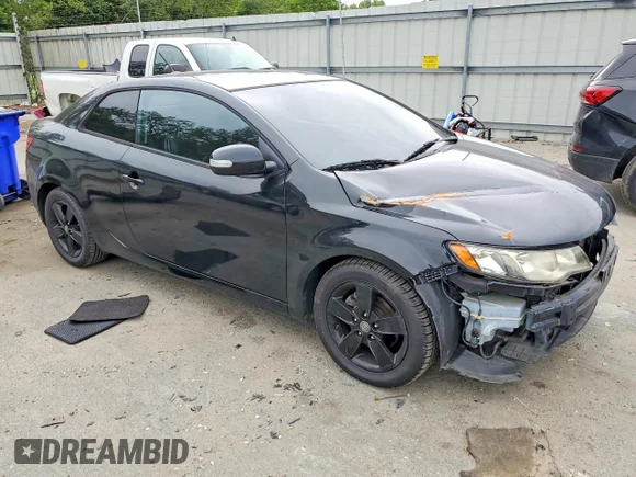 ✅ 2010 Kia Forte EX • VIN: KNAFU6A25A5168798 • Lot: 53512886. Wystawiony na Copart z przebiegiem 229 450 mil. Bezpłatny archiwum sprzedaży aukcyjnych z USA i szczegółowy raport historii pojazdu na DreamBid. Zdjęcie 4.