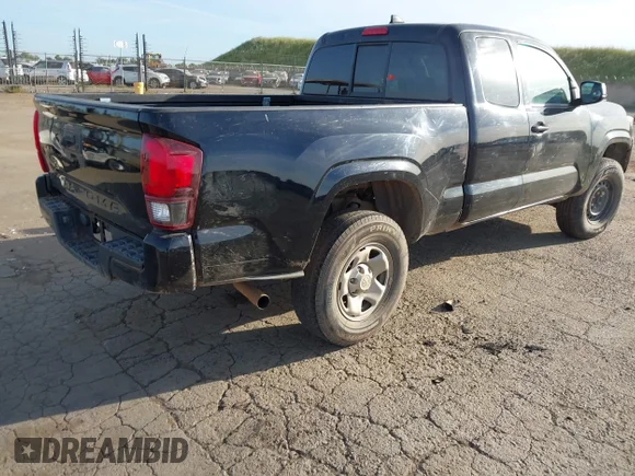 ✅ 2018 Toyota Tacoma SR • VIN: 5TFRX5GNXJX108930 • Lot: 44704640. Wystawiony na IAAI z przebiegiem 46 619 mil. Bezpłatny archiwum sprzedaży aukcyjnych z USA i szczegółowy raport historii pojazdu na DreamBid. Zdjęcie 4.