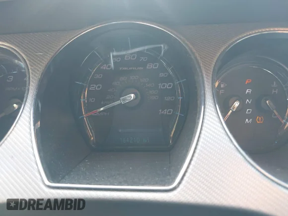 ✅ 2010 Ford Taurus SHO • VIN: 1FAHP2KT8AG155055 • Lot: 42233660. Wystawiony na IAAI z przebiegiem 164 210 mil. Bezpłatny archiwum sprzedaży aukcyjnych z USA i szczegółowy raport historii pojazdu na DreamBid. Zdjęcie 7.