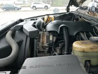 ✅ 2001 GMC Yukon SLT • VIN: 1GKEK13T81J240263 • Лот: 41990671. Опубликован ранее на IAAI с пробегом 202 070 миль. Бесплатный доступ к архиву аукционных продаж из США и подробный отчёт об истории автомобиля на DreamBid. Изображение 19.