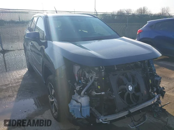 ✅ 2023 Toyota RAV4 SE • VIN: JTMAB3FV3PD140968 • Лот: 44772678. Опубликован ранее на IAAI с пробегом 24 736 миль. Бесплатный доступ к архиву аукционных продаж из США и подробный отчёт об истории автомобиля на DreamBid. Изображение 1.