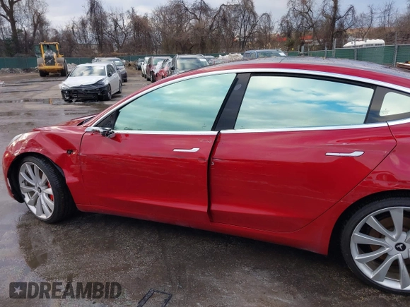 ✅ 2018 Tesla Model 3 Long Range Battery • VIN: 5YJ3E1EB3JF063174 • Lot: 44285464. Listed on IAAI with 89,294 mi. Free auction sales archive from the USA and detailed vehicle history report at DreamBid. Image 6.