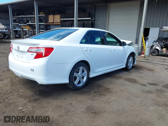 ✅ 2014 Toyota Camry XLE • VIN: 4T1BF1FK0EU789185 • Lot: 43187120. Wystawiony na IAAI z przebiegiem Nie podano. Bezpłatny archiwum sprzedaży aukcyjnych z USA i szczegółowy raport historii pojazdu na DreamBid. Zdjęcie 4.