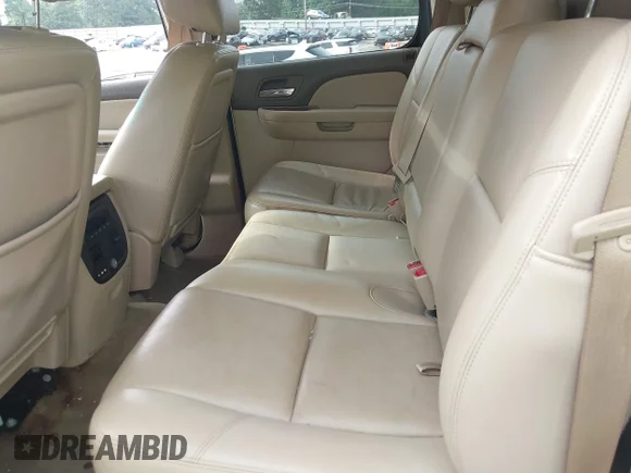 ✅ 2013 Chevrolet Avalanche LTZ • VIN: 3GNMCGE01DG280823 • Lot: 42523302. Wystawiony na IAAI z przebiegiem 193 255 mil. Bezpłatny archiwum sprzedaży aukcyjnych z USA i szczegółowy raport historii pojazdu na DreamBid. Zdjęcie 8.